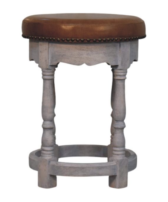 Hocker mit rustikalem Charme