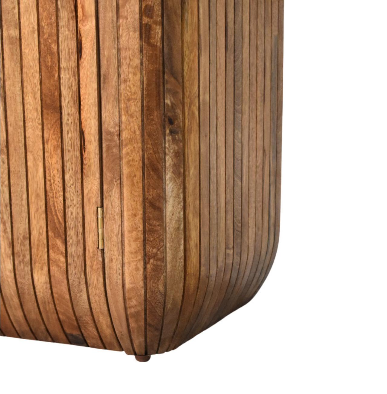 Schrank mit geriffelter, geschwungener Form – Bild 7